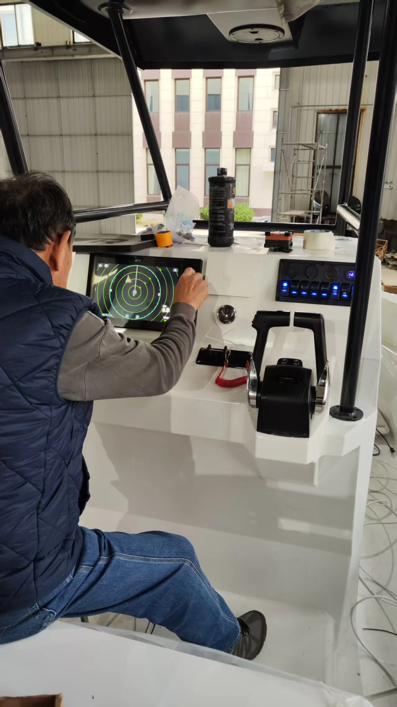 Hunter 28 Aluminum Fishing Boat Electronics Installation Oman - Marine GPS Navigation